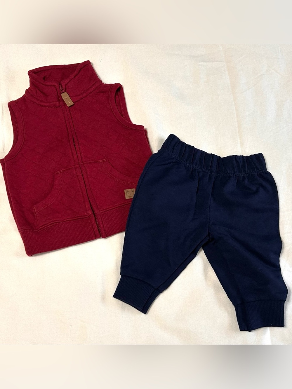 3 Month Fall 8 Pieces! Sweatshirts, Sweatpants, Bodysuit, Vests New and Like New - Picture 8 of 9